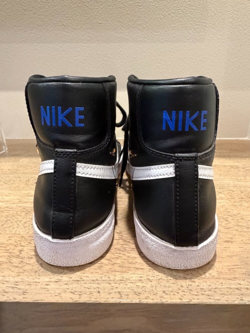 Nike Blazer Mid ’77 SE Black Leather High Top Sneakers Gold Swoosh 8.5 - Picture 5 of 9